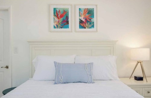 Safety Harbor Cottage | 5A Newly Renovated 1/1 at Coastal Cottages