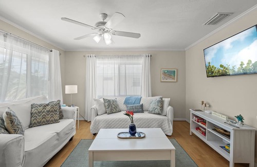 Siesta Key Condo | Turtle at Coastal Breeze | Bay Patio & Dock | Walk to Beach | Free Daily Activities | Siesta Key