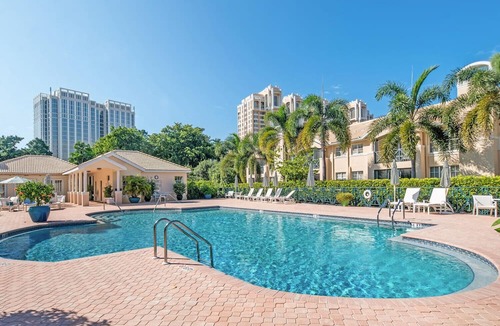Beauville Condo | Immaculate 3br condo, world class Pelican Bay beach amenities