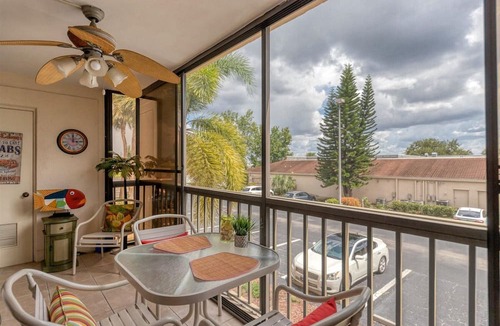 Port Charlotte Condo | Tommy Bahama style Lovely 2-Bedrm 2-Bath with Pool