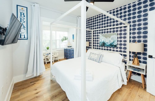 Historic Uptown Apartment | A Slice of Blue Heaven Downtown St Pete