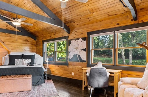 Greenville Cabin | Luxe Mountain getaway only 15 minutes from the city!