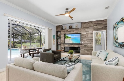 Central Naples House | Villa Tropicana* luxury pool home. Briarwood gated community