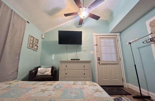 Gulfport Apartment | Bindy’s Studio Bungalow