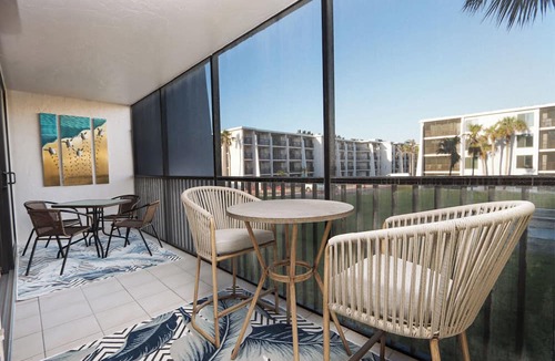 Beachview Country Club Estates Condo | Lovely Vacation Rental Condo On Sanibel - Sundial F205