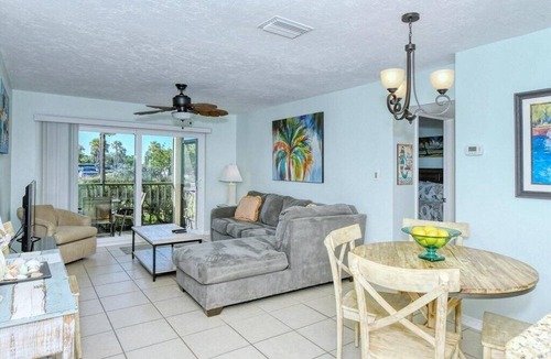 Siesta Key Condo | Condo #104 Completely remodeled Siesta Key 2 bedroom 1 bath Condo