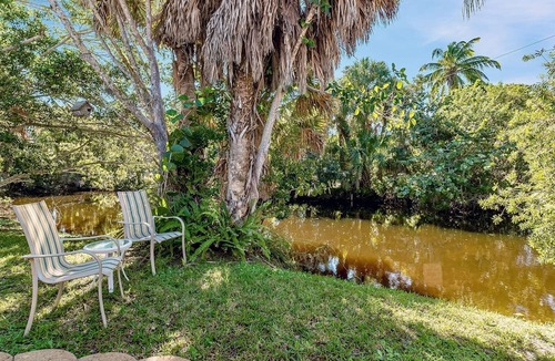Tradewinds Cottage | West End Paradise Unit 4 Scallop 5 - One bedroom suite w/water views