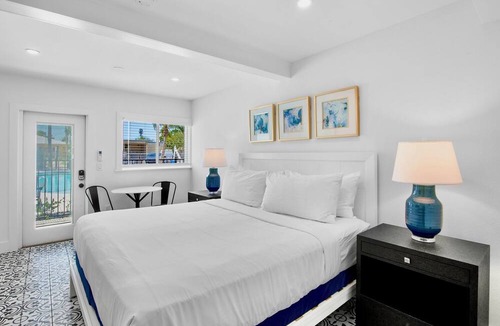 Bradenton Beach Apartment | Pelican Post at Anna Maria Island Inn