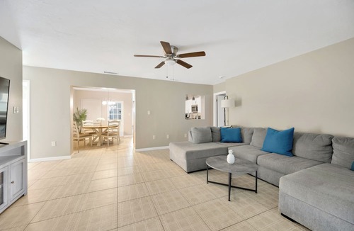 Gulf Gate Estates House | Ranch w/Heated Pool & Large Fenced Yard Near Beach!