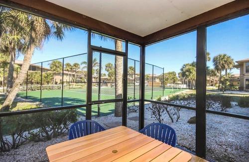 Sanibel Condo | Blind Pass E103 - over 1500 sq ft ~ 8 person occupancy