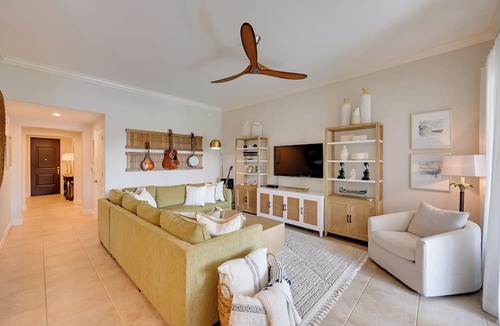 Royal Harbor Condo | Luxe Naples Bay Resort Condo: Near Fifth Ave!