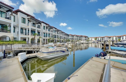 Royal Harbor Condo | Luxe Naples Bay Resort Condo: Near Fifth Ave!