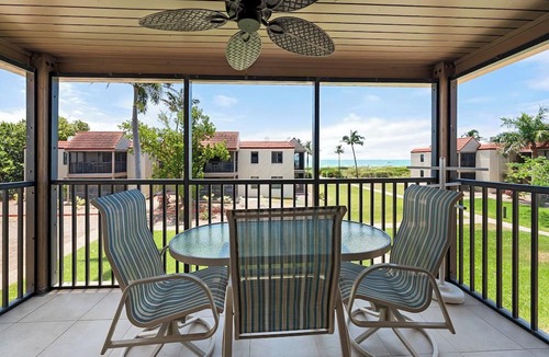 Sanibel Condo | Partial Beach View 2 bed, 2 bath at Sanibel Moorings #1022