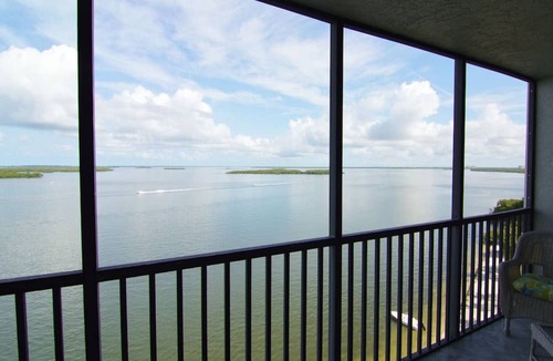 Punta Rassa Condo | Sanibel Harbour Resort Bay View Tower 1032: Home away from Home but on the beach!