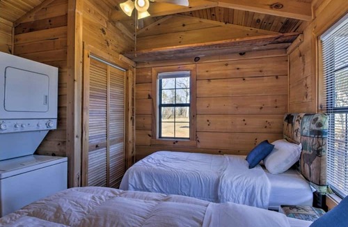 Landrum Cabin | Rustic Refuge: Simple Comfort tucked into the Blue Ridge Foothills- Log Cabin