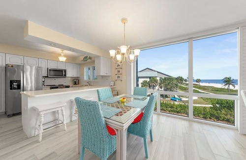 Sanibel Condo | Island Beach Club #330E is a 2/2 vacation rental on Sanibel Island!