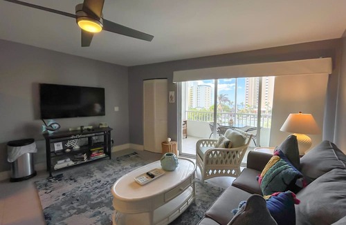 Marco Island Condo | Beach Club 412: 1 Bedroom Condo w/private beach access