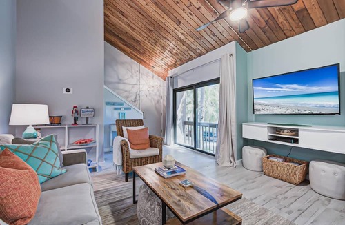 Siesta Key Condo | Private Fishing Pier Paradise! Gulf Front with Views from Balcony | Renovated | Walk to Village