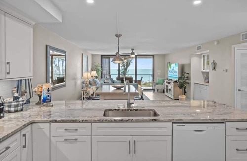 Sanibel Condo | Beautifully Updated and Spacious, Three Bedroom, Gulf Front Condo - Pine Cove 302