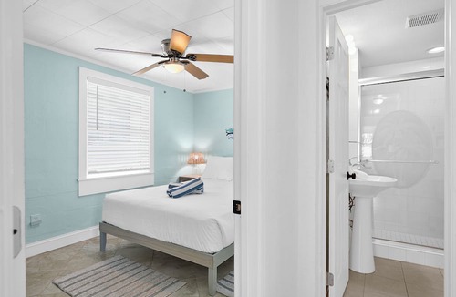 Bradenton Beach House | Island Daze · Pet-Friendly · 1 Block to Gulf