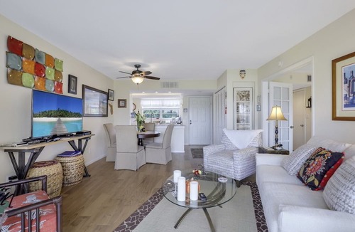 Marco Island Condo | Island-Style Condo | Pool, Spa & Steps to Beach