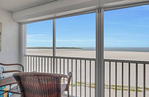 South Island Condo | Beautiful Condo! Spectacular Gulf View! Huge Private Beachfront, Heated Pool, Free Wifi & Parking!