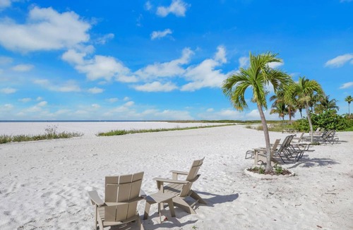 South Island Condo | Beautiful Condo! Spectacular Gulf View! Huge Private Beachfront, Heated Pool, Free Wifi & Parking!