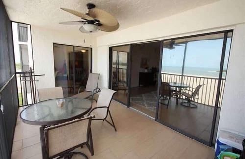 South Island Condo | Carlos Pointe #531 Cozy Beachfront Condo