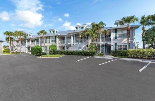Naples Condo | SEAGRAPE at Greenlinks - Best View in Lely, Renovated Coastal Golf Villa!