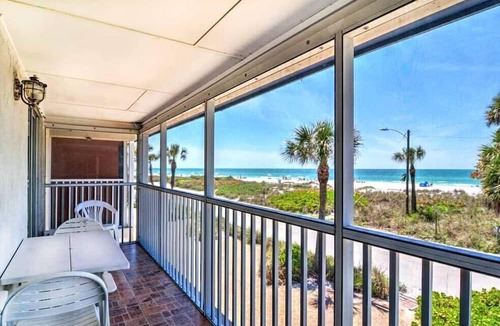 Ilexhurst Condo | Island Beach Club 21 - Anna Maria Island - Condo 2 Bedroom/2 Bath gulf front , maximum occupancy of 4 people.