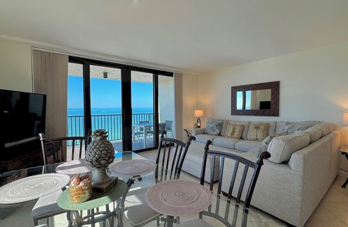 Marco Island Condo | Sea Winds 1001: Amazing View! Beach Front Condo
