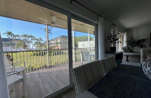 Sanibel Condo | TRENDY BEACH CONDO ON THE GROUND FLOOR!
