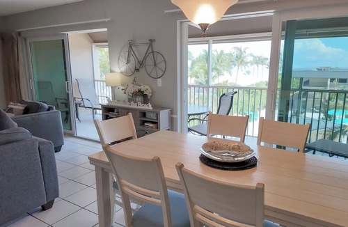 Sanibel Condo | Spacious Corner Condo