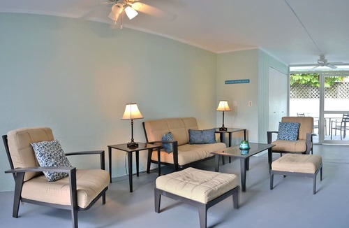 Siesta Key Condo | Renovated condo with easy beach access on Siesta