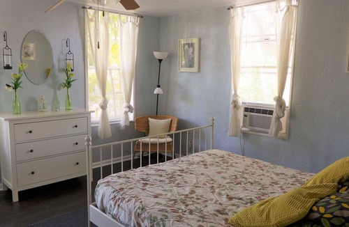 Altamont Manor Apartment | Last-minute deals: heavily reduced prices for unforgettable trips!