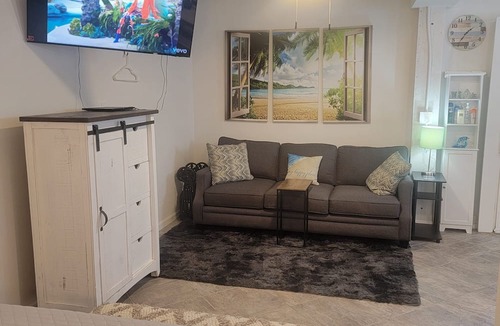 Fort Myers Beach Apartment | Spacious Cozy Studio Pool/Spa Ultimate Location Walk to everything
