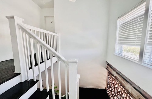 Laurel Park Apartment | Sleeping Studio, Secure & Cute Downtown between Siesta & Lido Beaches