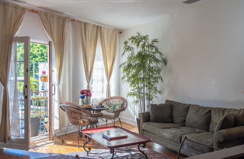 Burns Square Apartment | Balcony Studio, Historic & Highly Walkable nestled between High-End Residential
