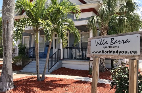 Altamont Manor Apartment | Last-minute deals: heavily reduced prices for unforgettable trips!