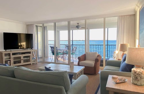 Punta Rassa Condo | Sanibel Harbour Resort Bay View Tower 135: Overlooking the private beach with stunning sunsets.