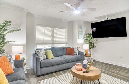 St. Pete Beach Condo | < 2 Mi to Coast: St Pete Beach Gem w/Pool Access