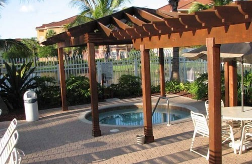 Iona Condo | Close to Beach, Pool, Hot tub, Fitness Room at the Gardens of Beachwalk