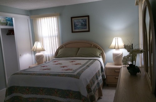 Port Charlotte House | Cozy Waterfront/Private Pool Home-Great location!