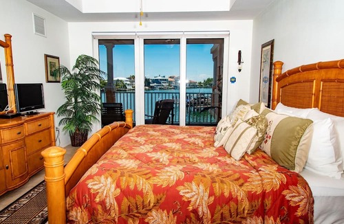 Clearwater Beach Condo | Harborview Grande 202 Pet Friendly Waterfront Condo