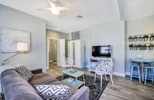Clearwater Beach Cottage | HGTV Worthy! 1BR/1BA Coastal Boutique Cottage. Sleeps 4. Steps to the Beach!