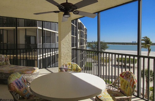 South Island Condo | Fabulous Beachfront Corner Condo at Carlos Pointe Resort w/Million$ Gulf View! Heated Pool!
