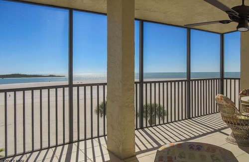 South Island Condo | Fabulous Beachfront Corner Condo at Carlos Pointe Resort w/Million$ Gulf View! Heated Pool!