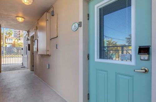 Bay Esplanade Condo | 🌴 Ground Floor Condo @ Clearwater Beach Suites | Steps to Sand Heated Pool ➠ CBS 102