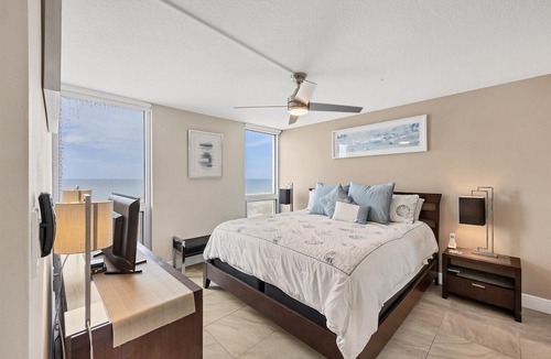 Longboat Key Condo | 2 Bed, 2 Bath, Direct Beachfront w/Gulf views