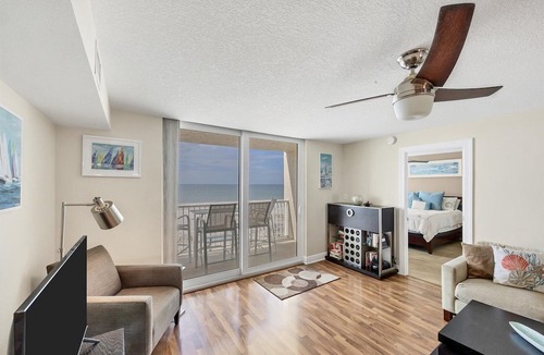 Longboat Key Condo | 2 Bed, 2 Bath, Direct Beachfront w/Gulf views